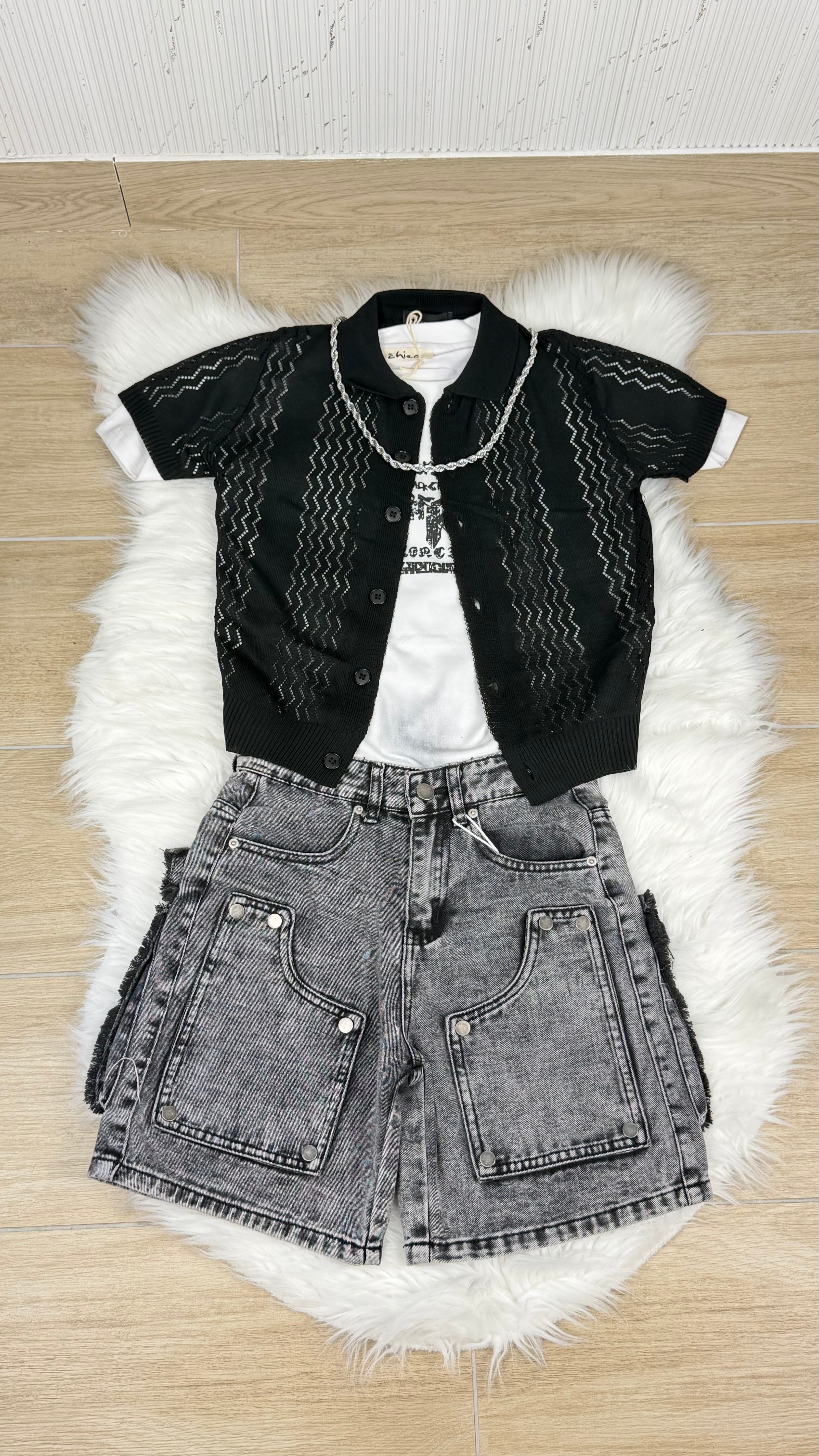 Maglia bambino traforata con bottoni